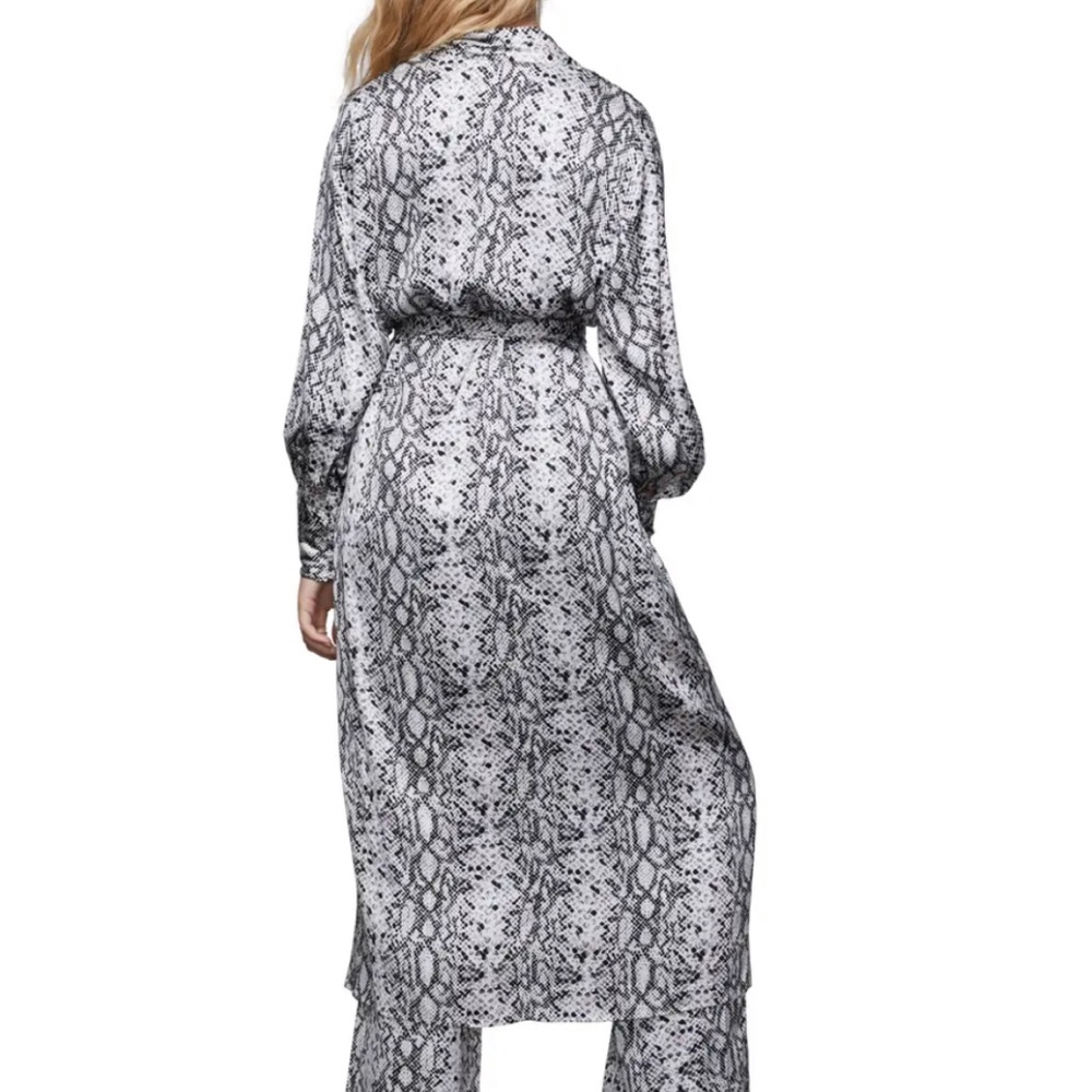 NEW Good American The Sheer Snake Skin Python Robe - Picture 2 of 9